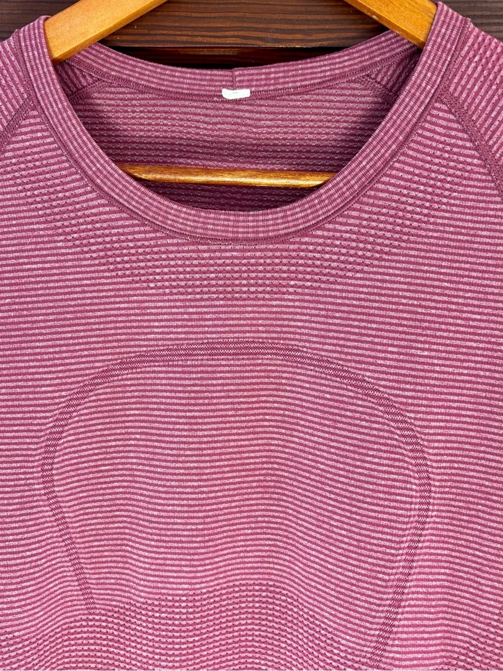 Lululemon Wonen’s Swiftly Tech Short Sleeve Top in Heathered Dashing Purple - Picture 7 of 10